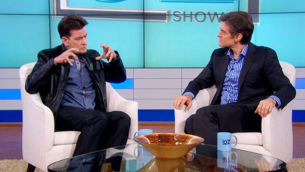 Charlie Sheen con Mehmet Oz