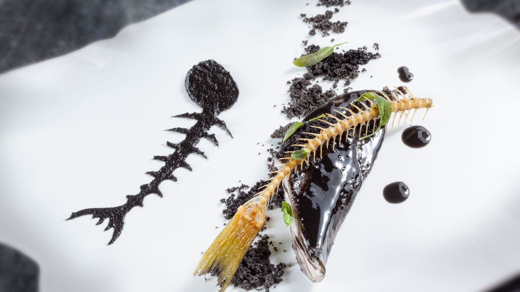 Plato de comida 'El mar y la montaña o monte de los olivos' de Quique Dacosta para la quinta edición de 'La última cena' del canal Historia