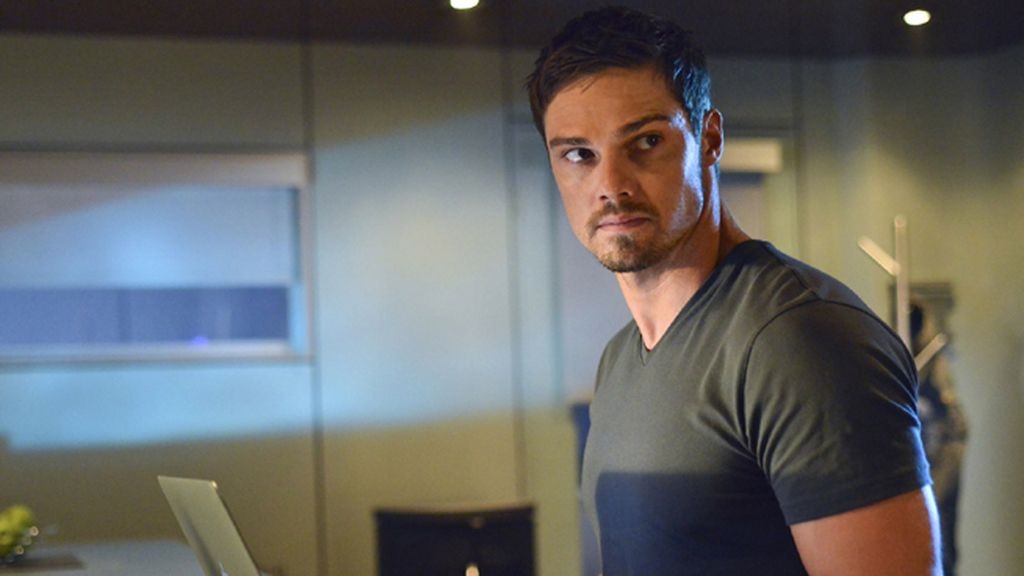 Jay Ryan es Vincent Keller
