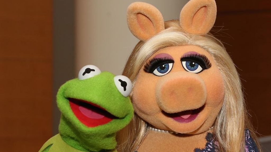 Cerdita Peggy y rana Gustavo