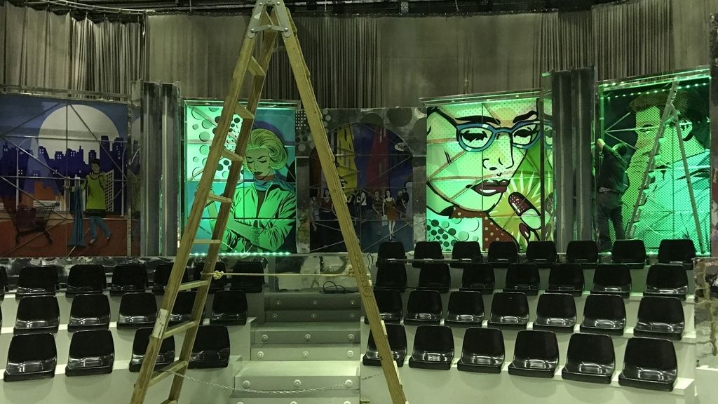 Así se monta el nuevo decorado de 'Sábado Deluxe' (5)