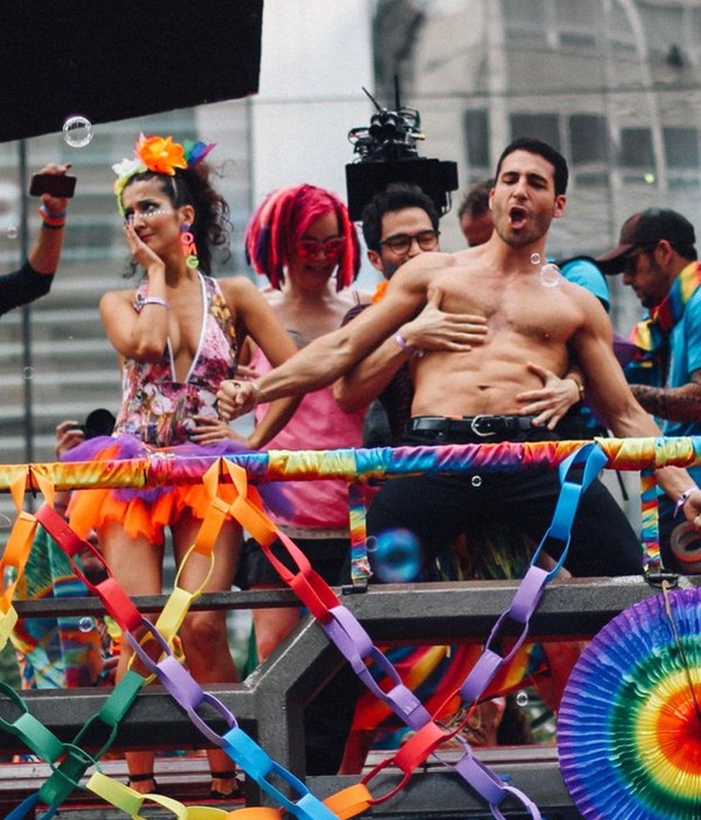 Miguel Ángel Silvestre, desatado en el Orgullo Gay de Sao Paulo