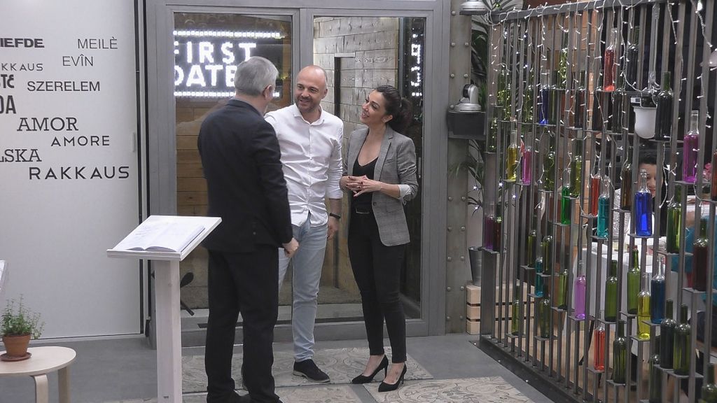 Javi Nieves y Mar Amate, locutores de Cadena 100, mediadores en 'First dates'
