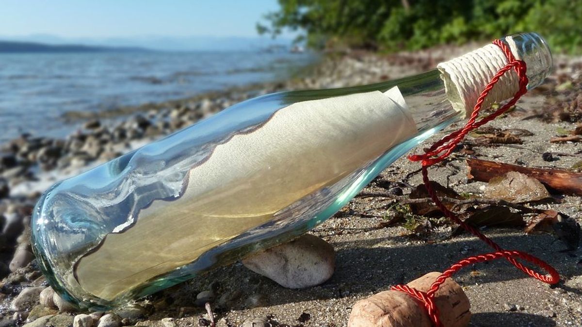 Si ves un mensaje en una botella ¡ábrelo! puedes salvar los océanos