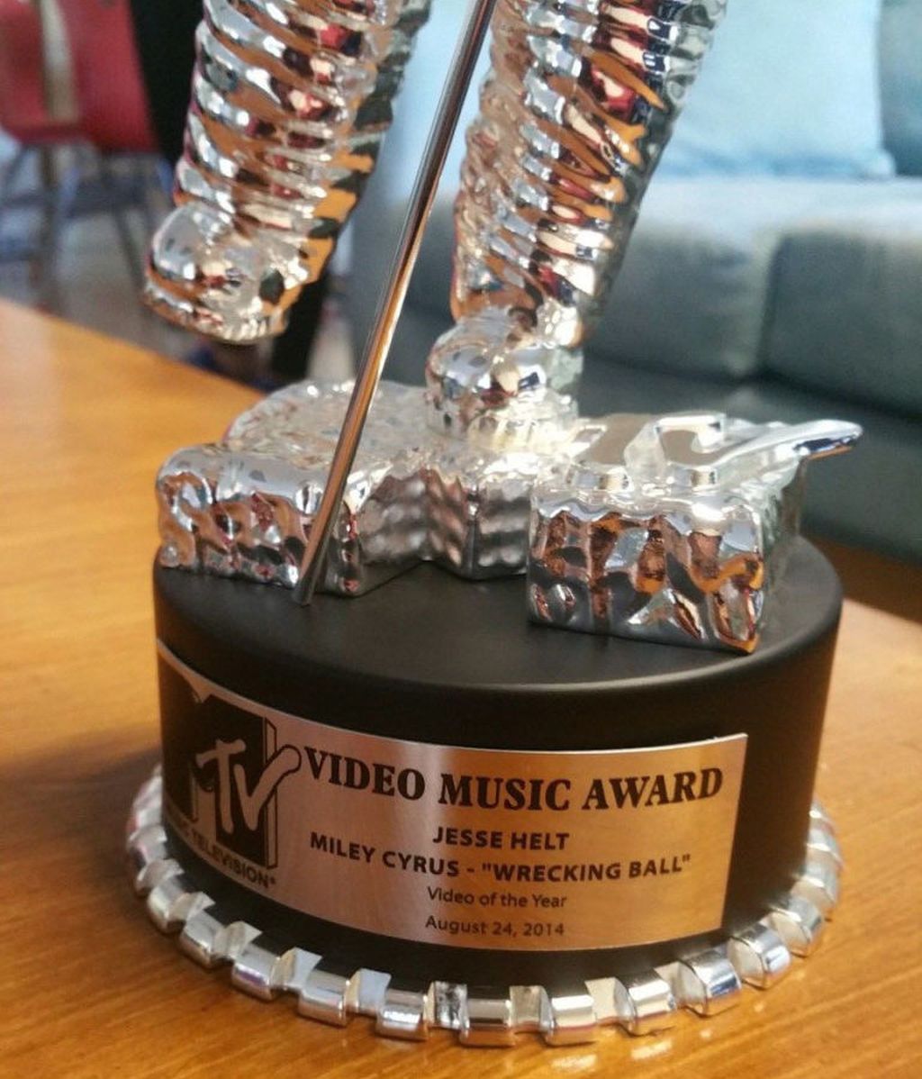 Moonman MTV VMA's Miley Cyrus 2014