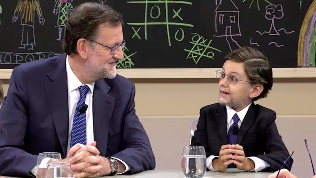 “Rajoy: mi tía te ha visto por las mañanas en el Congreso fumando un puro gordo”