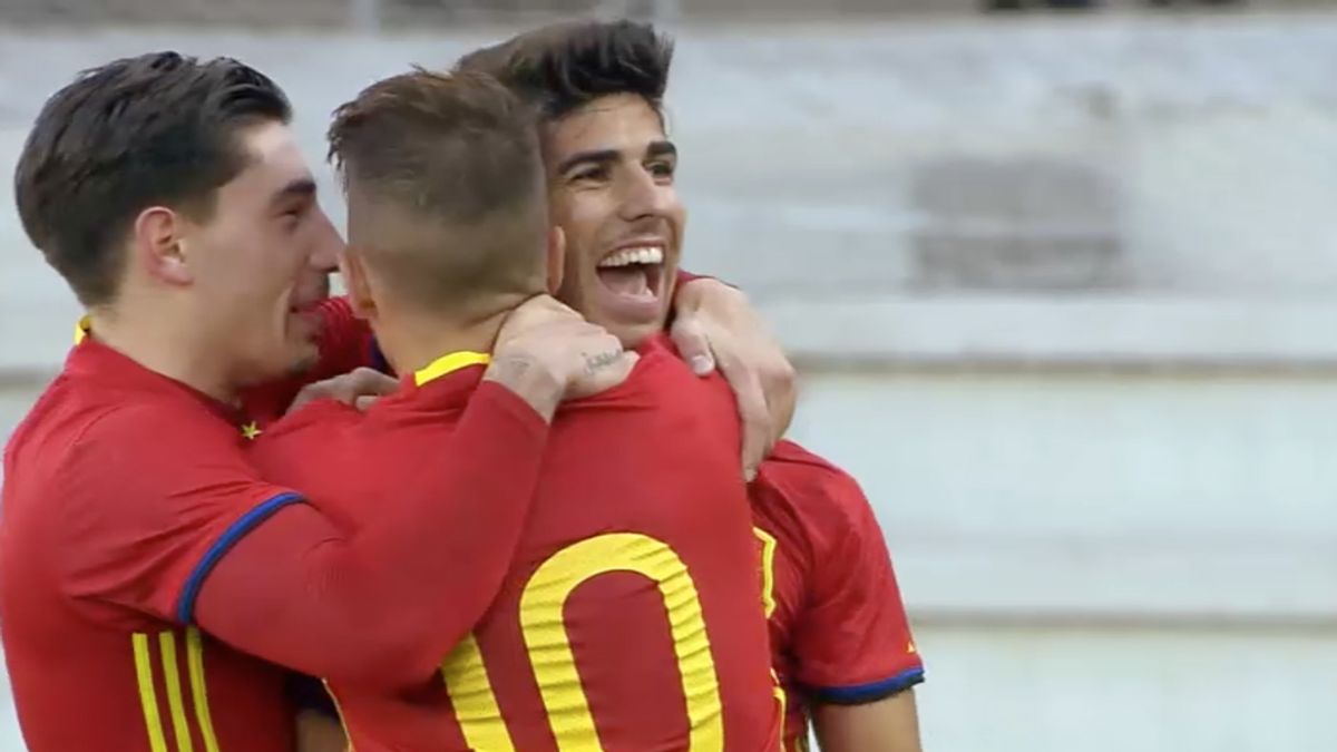 Jugadores de la selección española sub-21, que se enfrenta a Italia en las semifinales del europeo sub-21 emitido en Cuatro