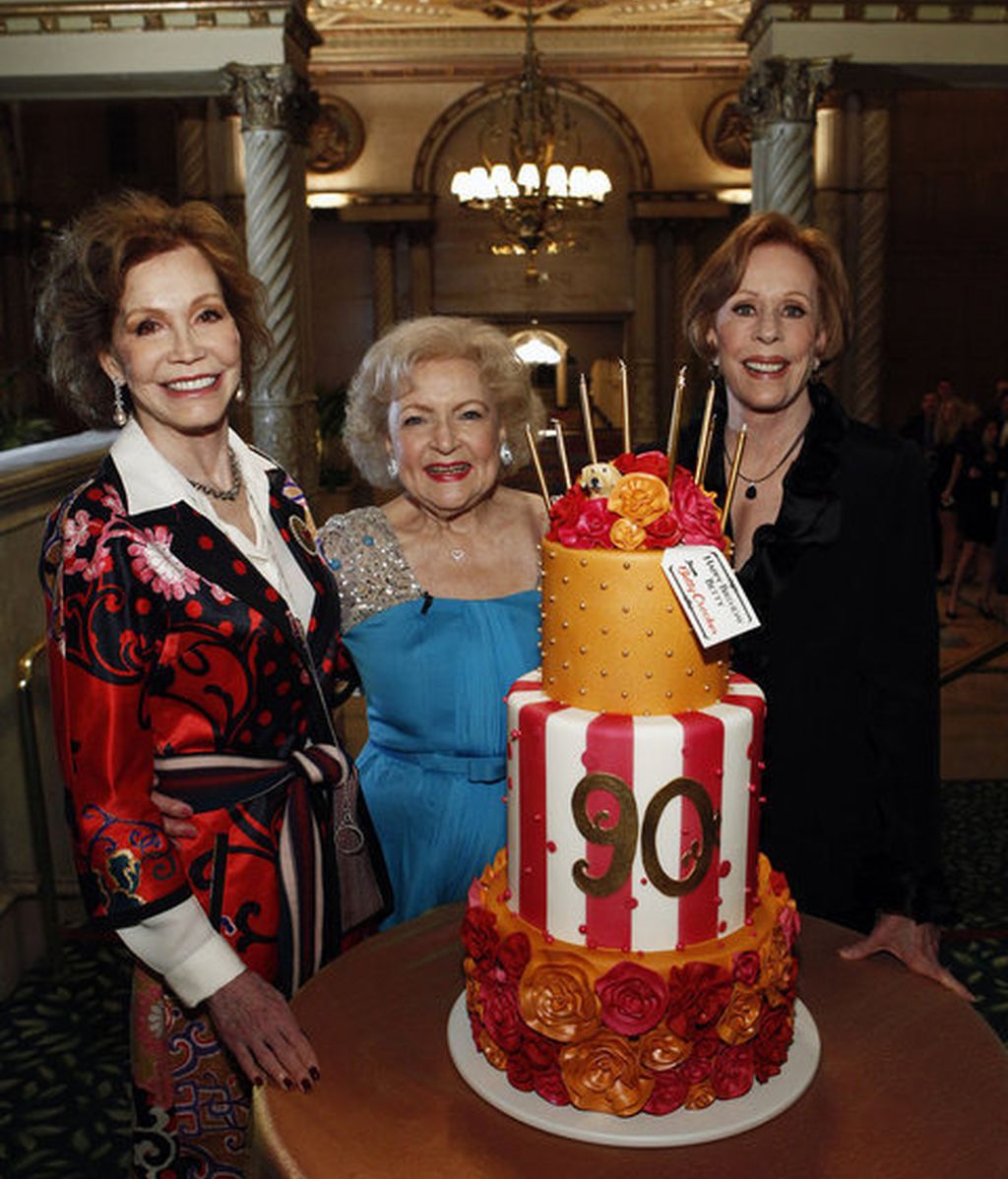 Mary Taylor Moore con Betty White en 2012