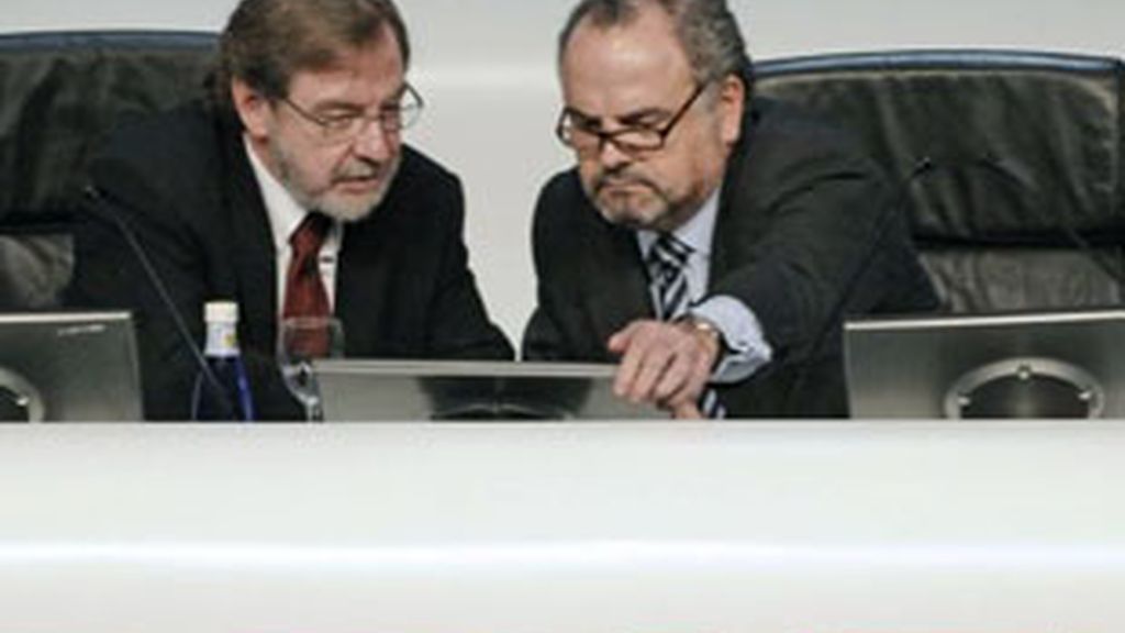 Juan Luis Cebrián (izquierda) e Ignacio Polanco, consejero delegado y presidente de Prisa, respectivamente.