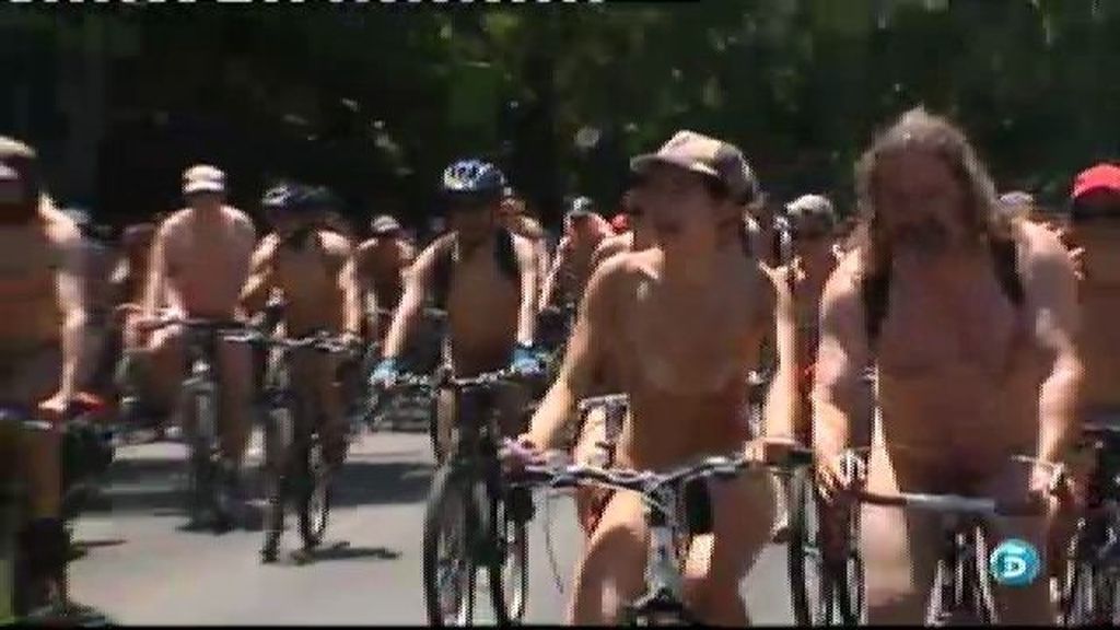 Ciclistas: 'Desnudos entre el tráfico'