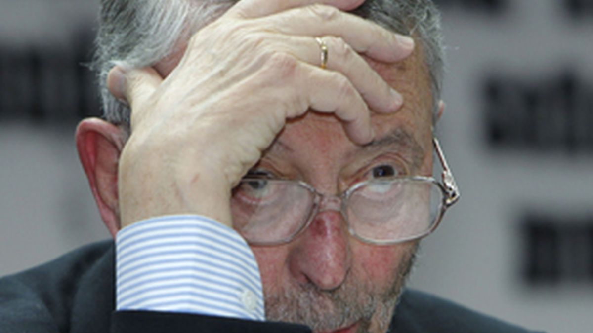 Alberto Oliart, presidente de RTVE, en el Senado.