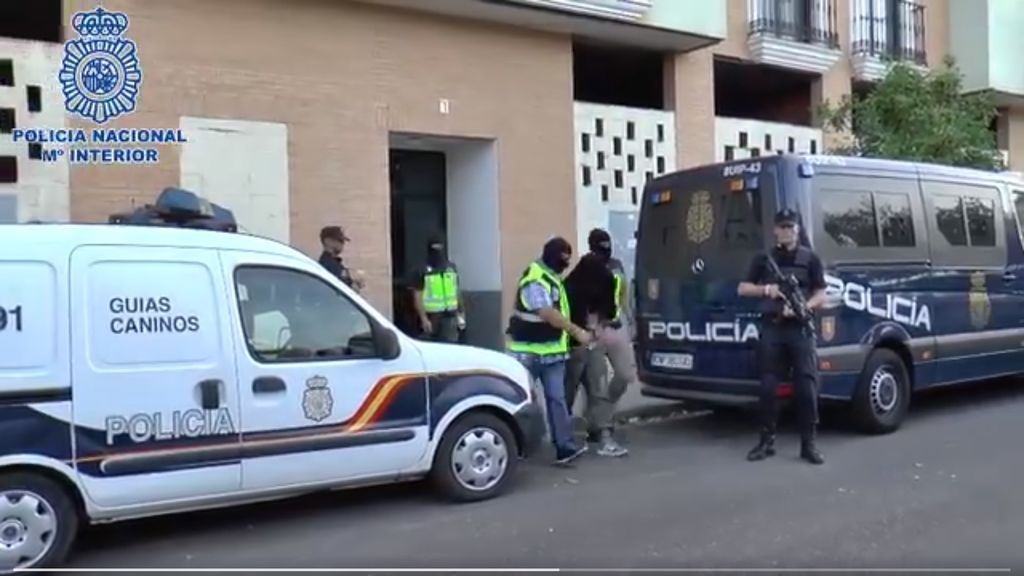 Trasladan a Madrid al detenido en Mérida por su presunto vínculo con Daesh