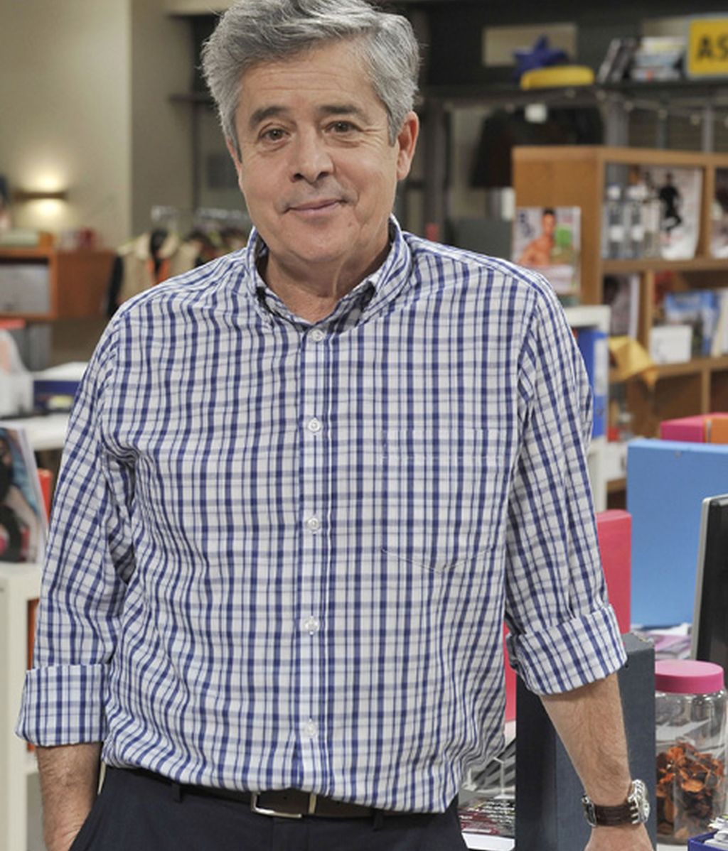 Carlos Iglesias es César