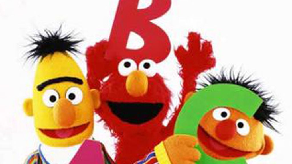 De izquierda a derecha Blas, Elmo y Epi, personajes de 'Barrio Sésamo'.