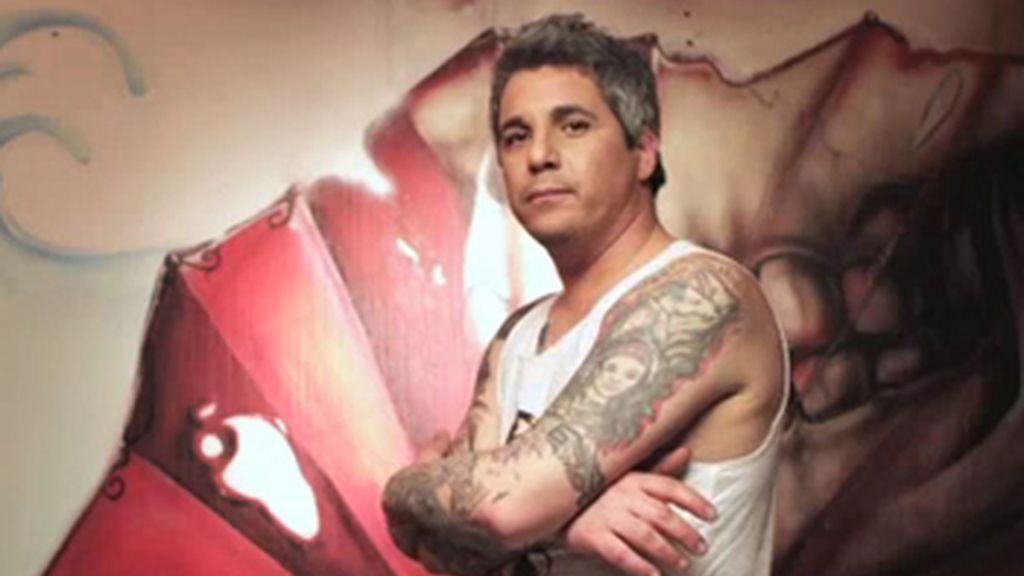 Leo Millares, el tatuador de las estrellas... y de Discovery Max