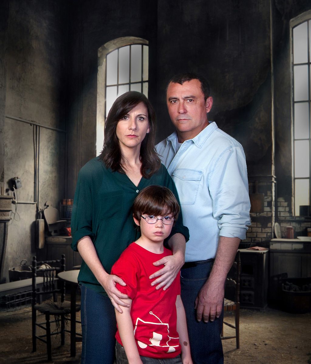 Malena Alterio es Silvia, Paco Tous es Mario y Álvaro Balas es Dani