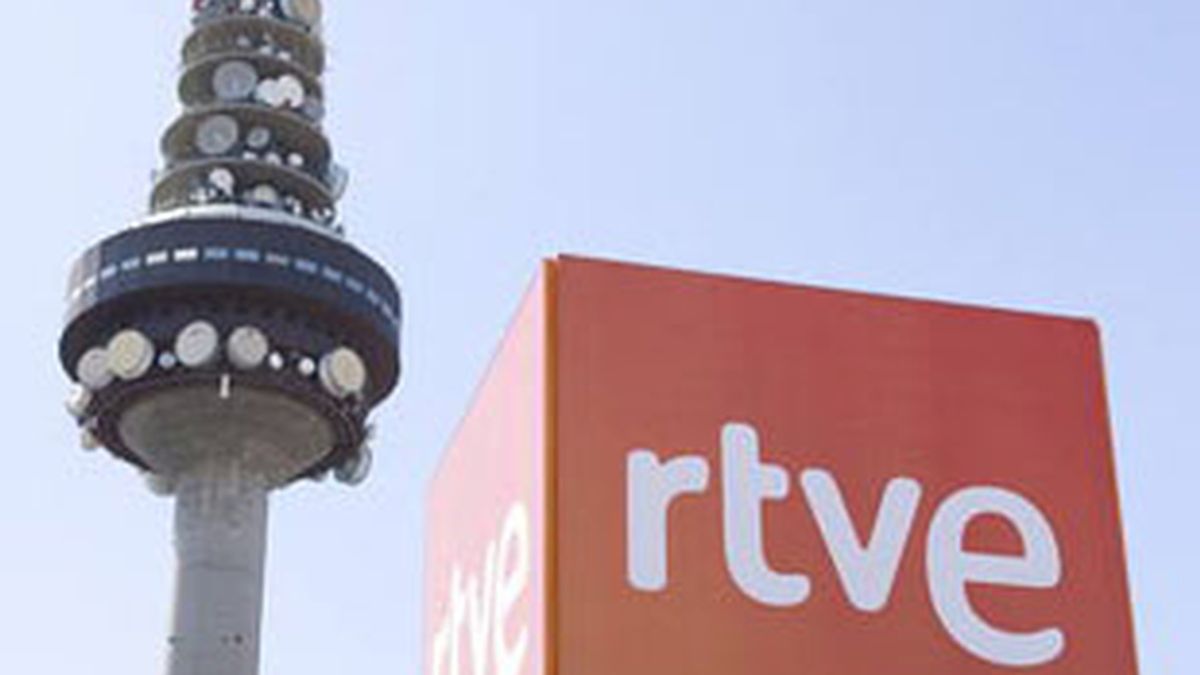RTVE ofrece a los sindicatos reducir el número de directivos  externos y negociar cómo aumentar la producción propia.