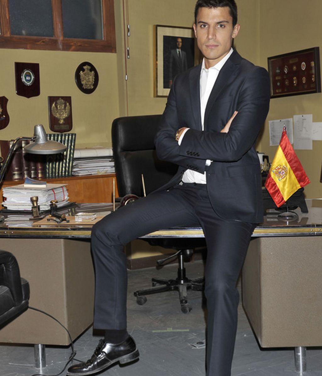 Álex González es Javier Morey (@agente_morey)