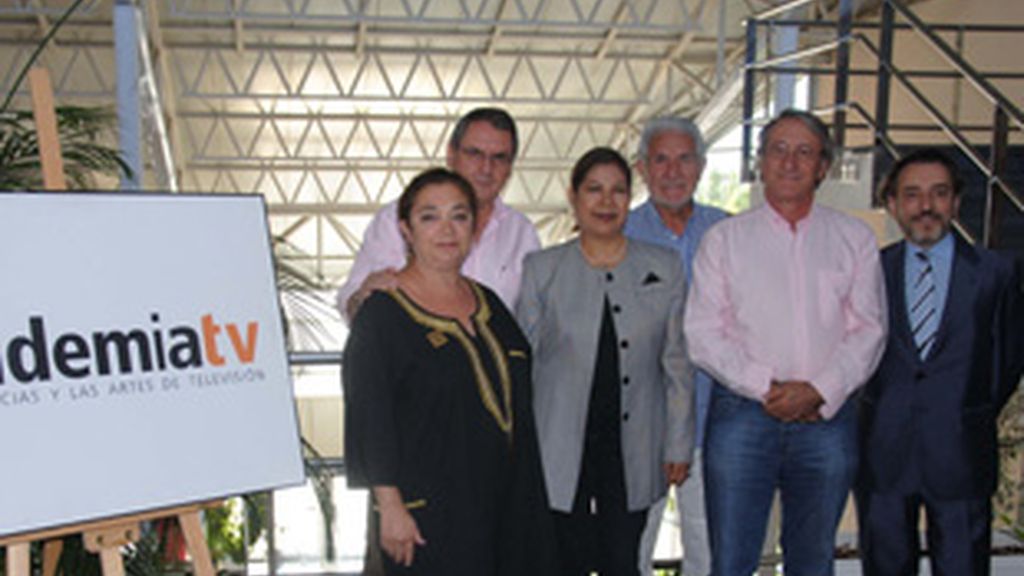 De izquierda a derecha, Carmen Utrilla, Carlos Martínez, Glenda Gaby, Horacio Arias, Jose Carlos Cuesta y Fernando Peña, junta electoral 2010.