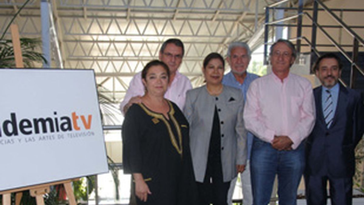 De izquierda a derecha, Carmen Utrilla, Carlos Martínez, Glenda Gaby, Horacio Arias, Jose Carlos Cuesta y Fernando Peña, junta electoral 2010.