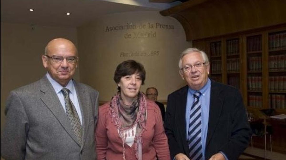 Juan Caño, Carmen del Riego y Fernándo Jáuregui. Candidatos APM.
