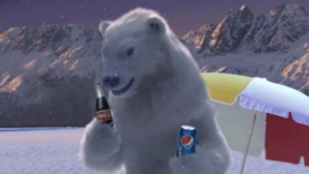 Los osos de Coca Cola beben Pepsi