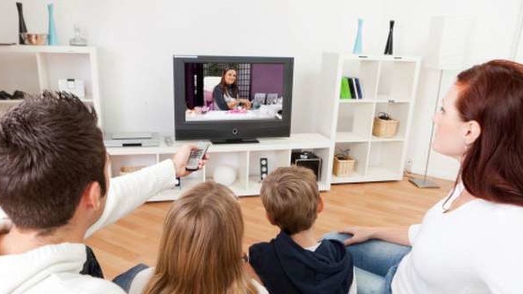 gente viendo la tele