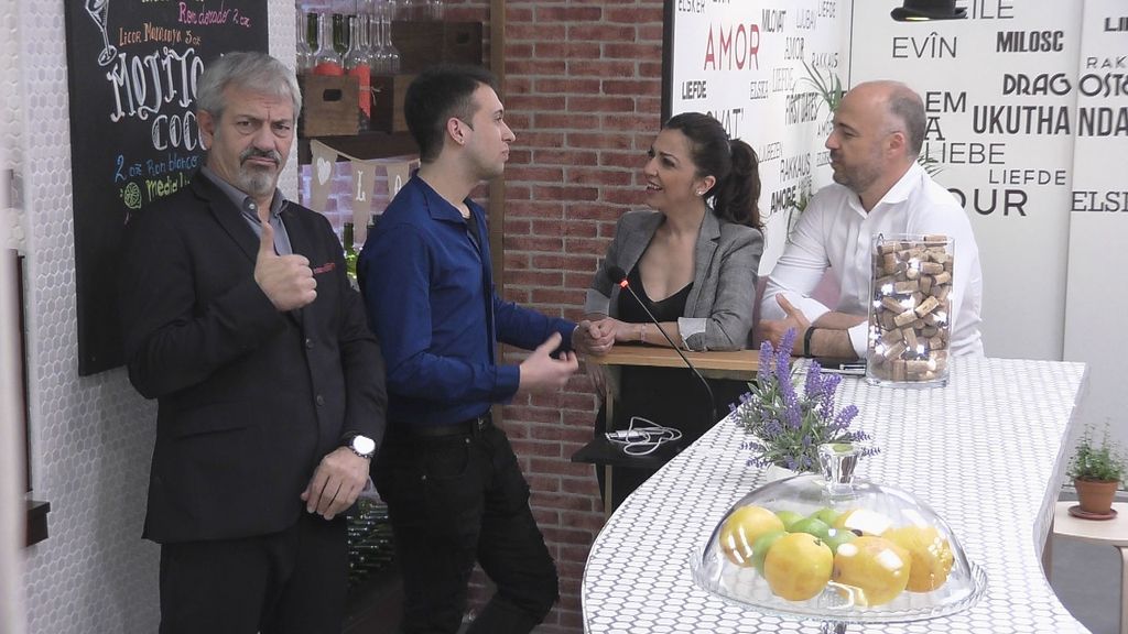 Javi Nieves y Mar Amate, locutores de Cadena 100, mediadores en 'First dates'