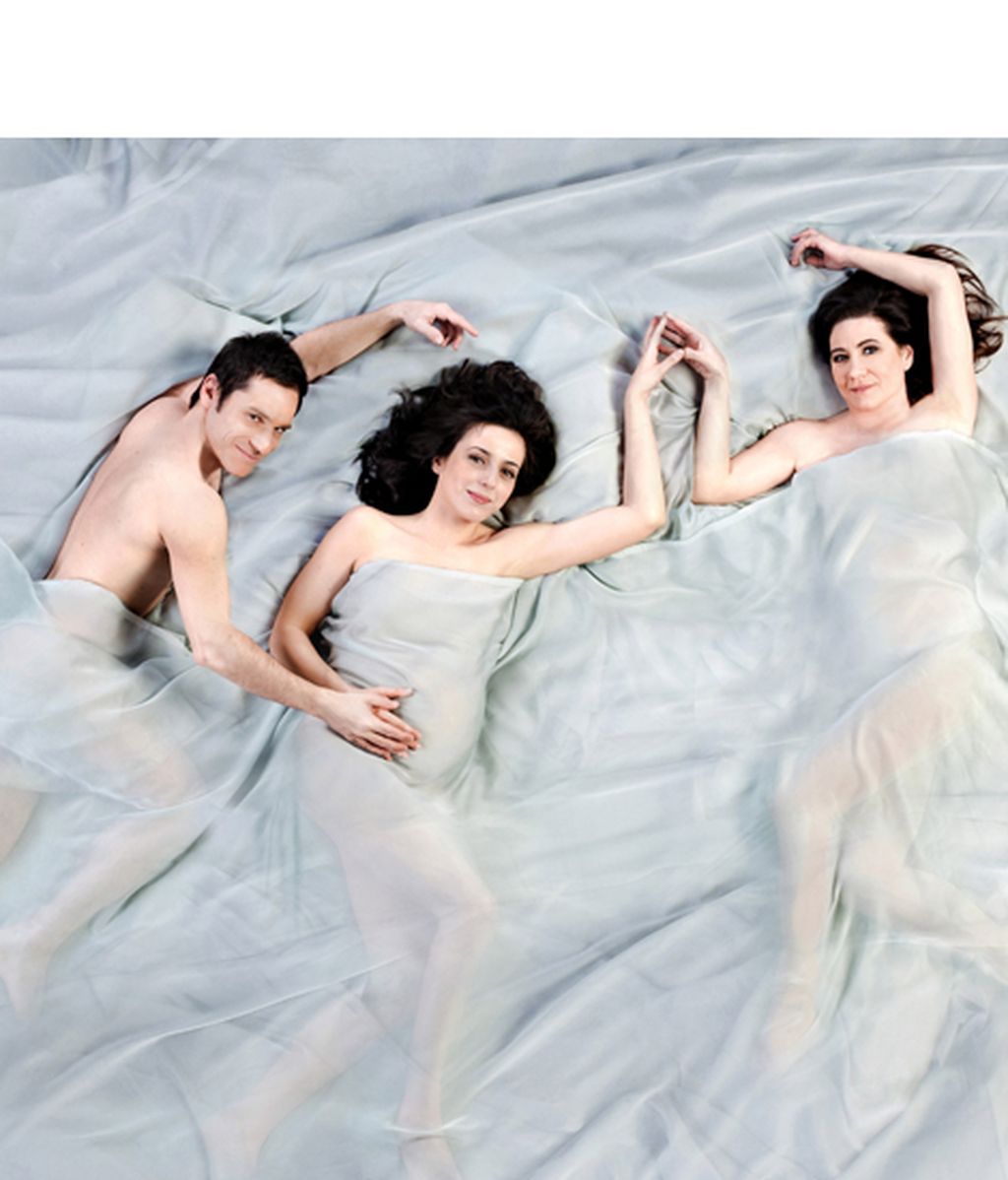 César Camino es Jorge, Ruth Núñez es Lola y Luisa Martín es Dolores