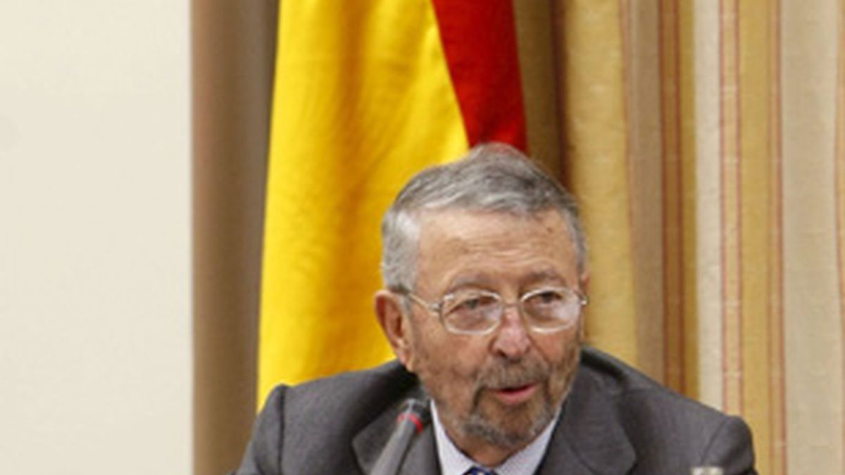 Alberto Oliart, presidente de RTVE, en el Congreso de los diputados.