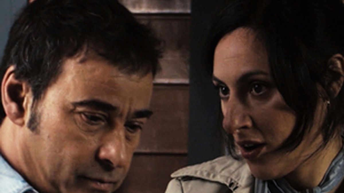 Eduard Fernández, con su ex novia en la serie, María Morales.
