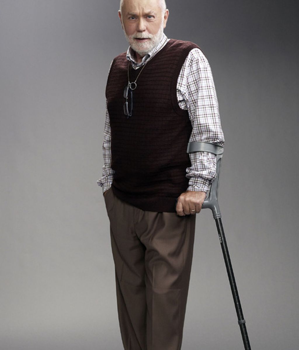 Robert David Hall es el doctor Albert Robbins