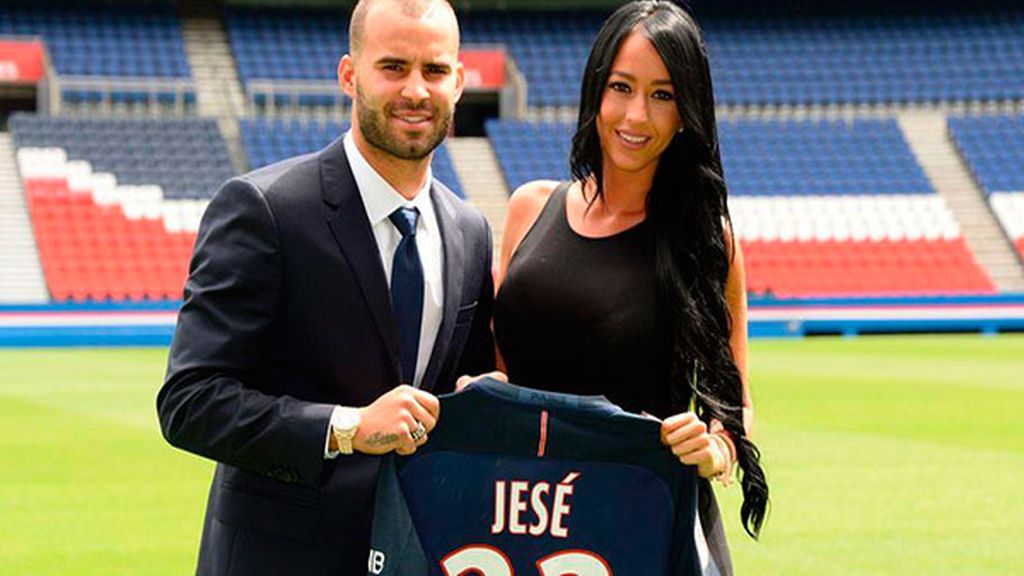 Jesé y Aurah Ruiz en la presentación del futbolista del Paris Saint-Germain