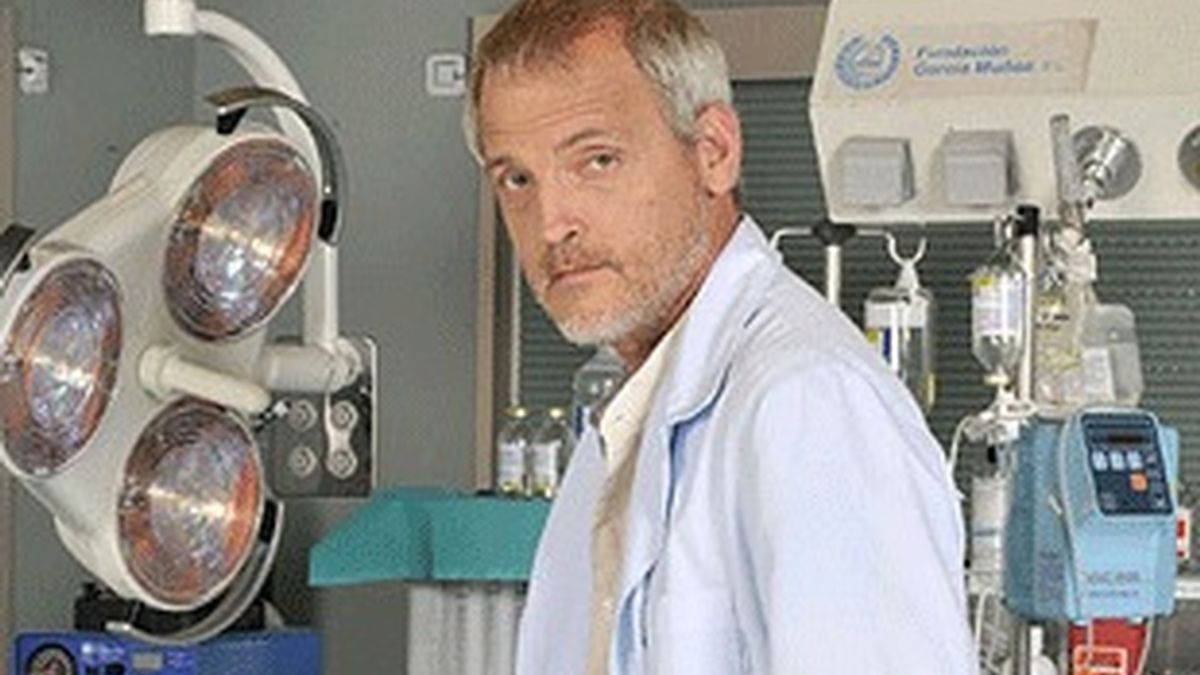 Jordi Rebellón, como el doctor Vilches de 'Hospital Central'.