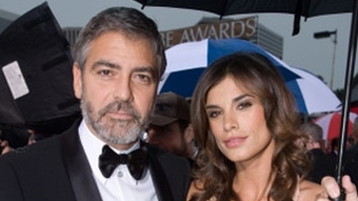 George Clooney, con su novia Elisabetta Canalis, el pasado domingo en los Globos de Oro.