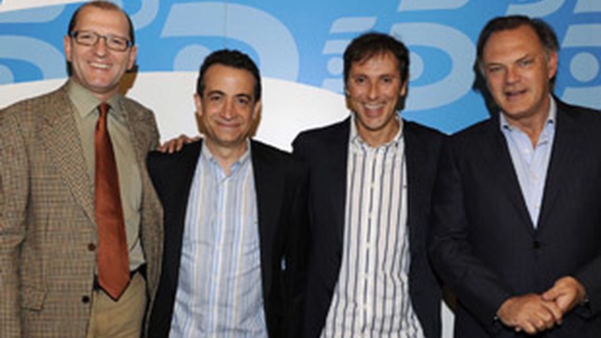 De izquierda a derecha, Manuel Villanueva, director general de Contenidos de Telecinco; JJ Santos, director de Deportes; Paco González y Pedro Piqueras, director de Informativos.