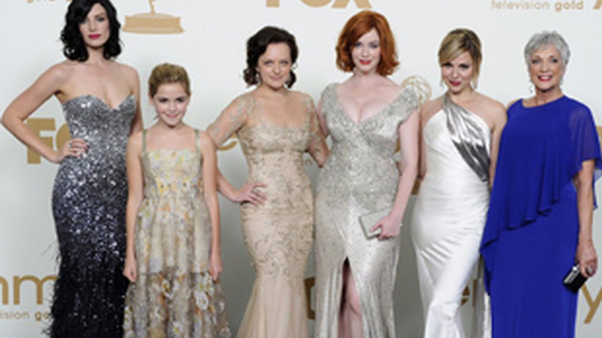 De izquierda a derecha, Jessica Pare, Kiernan Shipka, Elisabeth Moss, Christina Hendricks, Cara Buono y Randee Helle, protagonistas de 'Mad Men'.