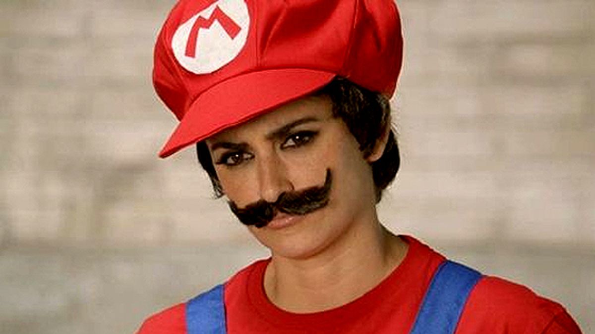 Penélope Cruz se disfraza de Mario Bros
