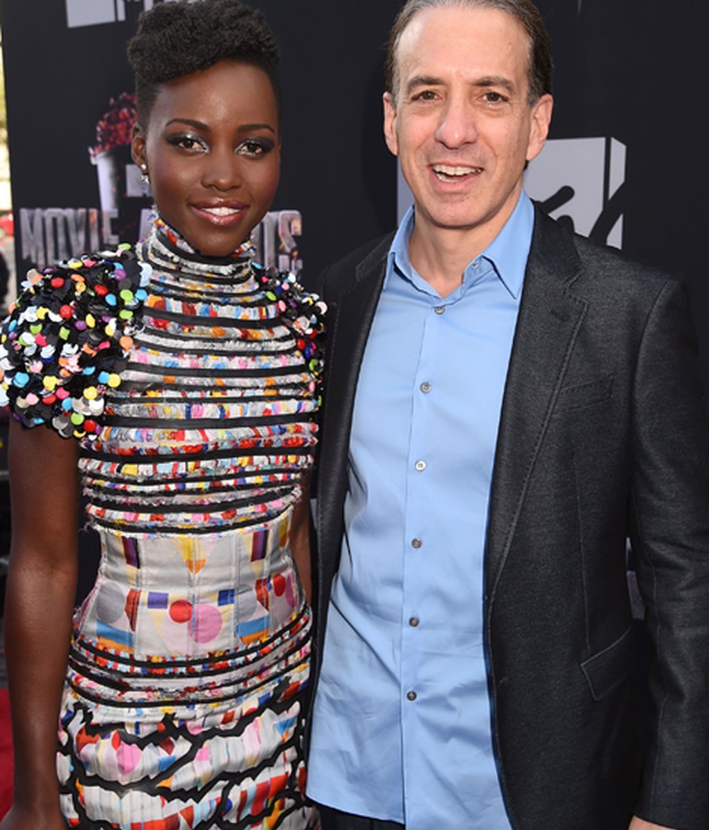Lupita Nyong'o y Van Toffler