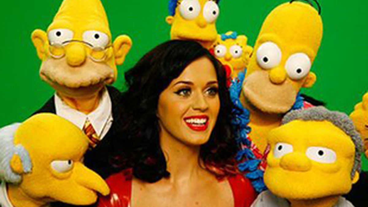 Katy Perry, con los muñecos de 'Los Simpson'.