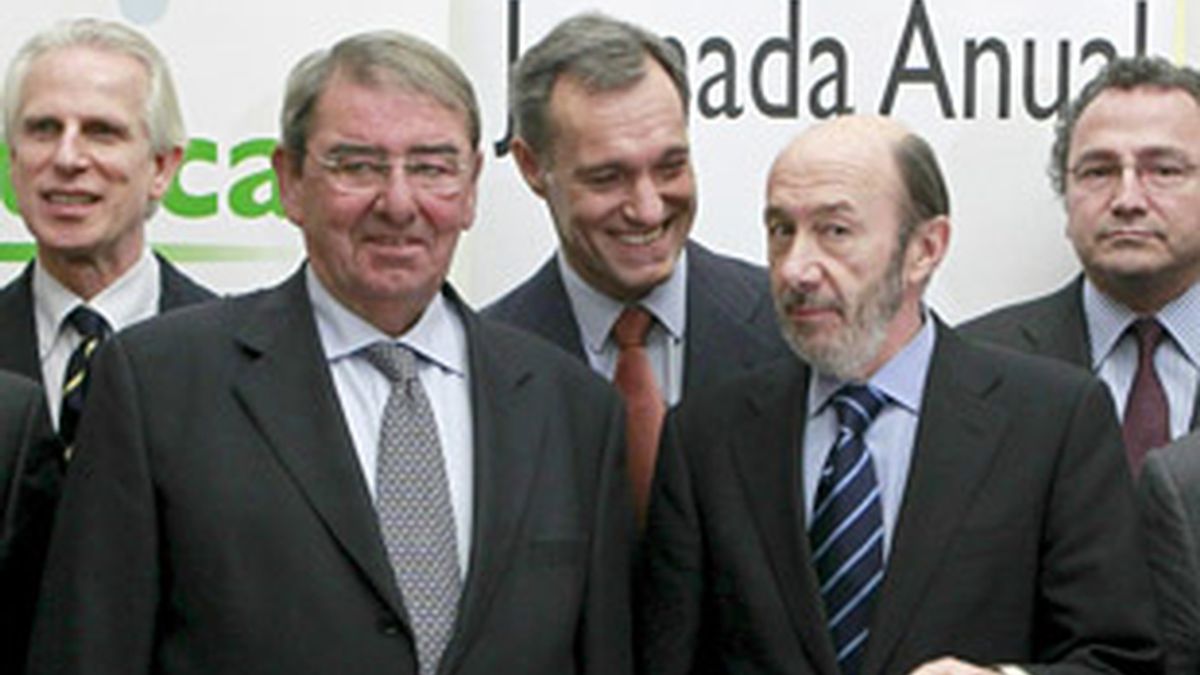 De izquierda a derecha, Giuseppe Tringali, Alejandro Echavarría, Silvio González, Alfredo Pérez Rubalcaba y Manuel Polanco, en la jornada de Uteca.