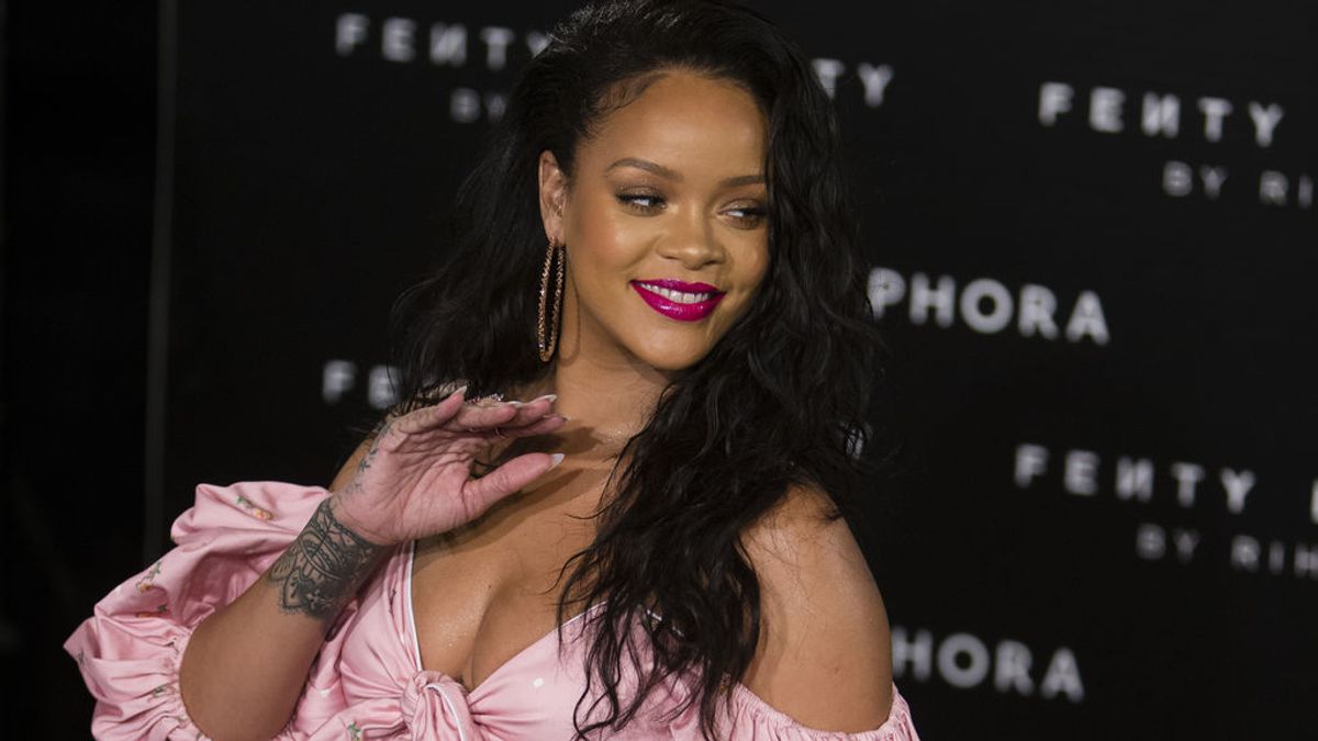 Rihanna deslumbra en Madrid presentado su nueva linea de cosméticos