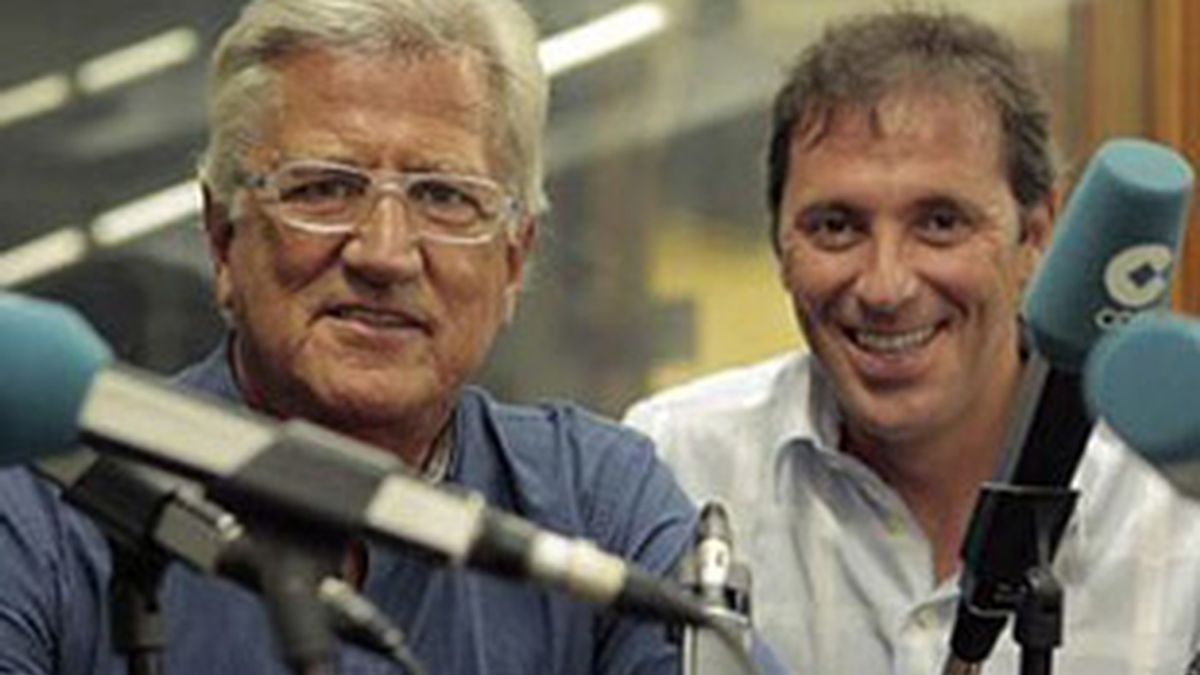 Pepe Domingo Castaño (izquierda) y Paco González, conductores de 'Tiempo de juego' (COPE).