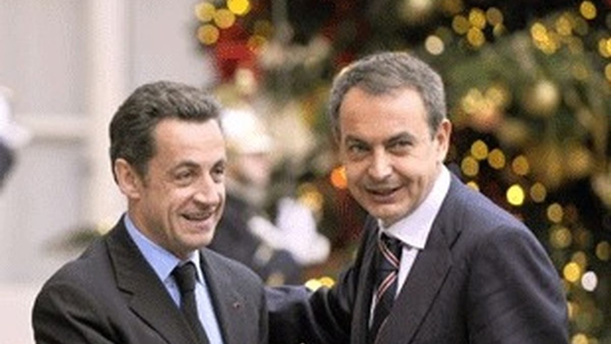 Nicolás Sarkozy, a la izquierda y José Luis Rodríguez Zapatero.
