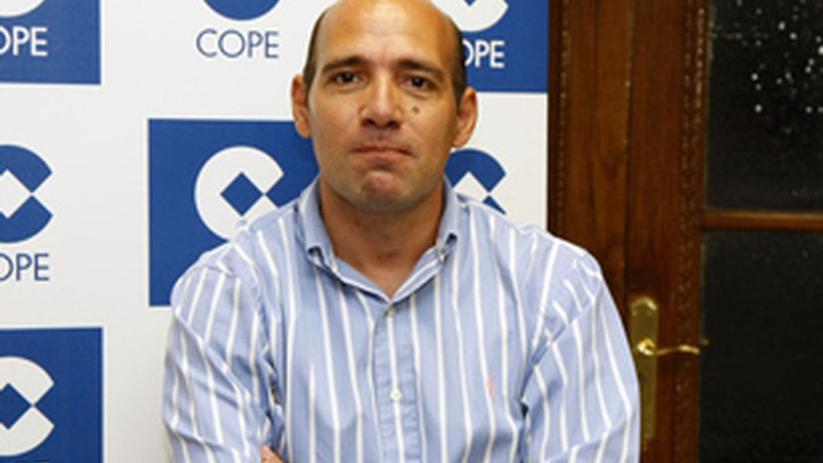 Juan Antonio Alcalá, conductor de 'El partido de las doce', de la Cope.