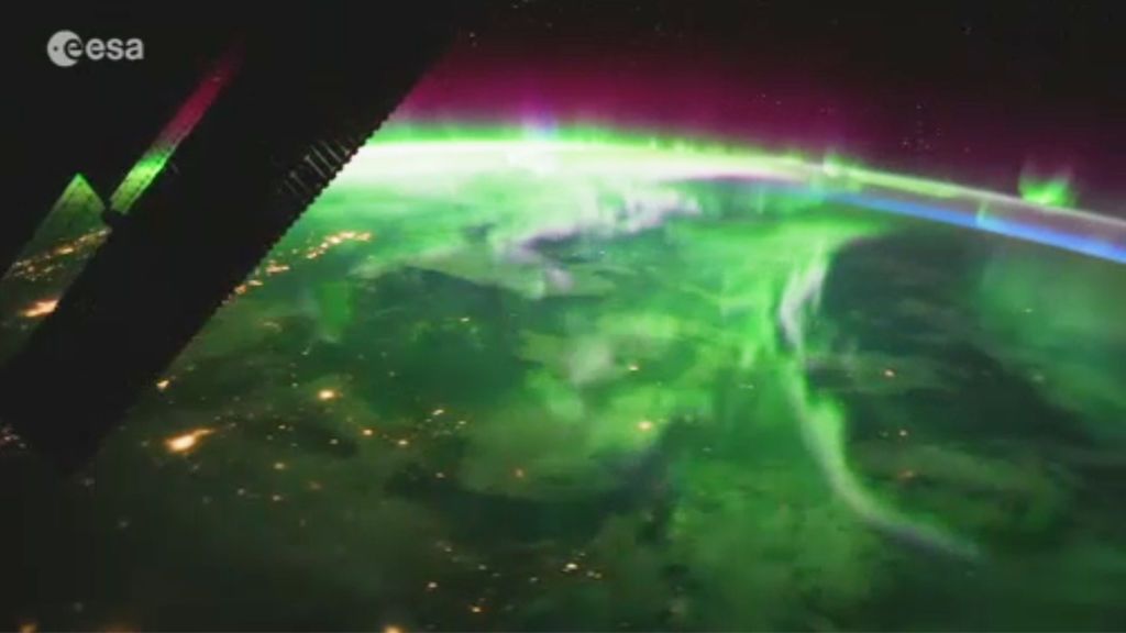 Espectacular aurora boreal "de otro mundo" grabada desde el espacio