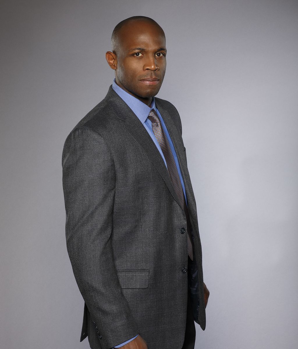 Billy Brown es Nate Lahey