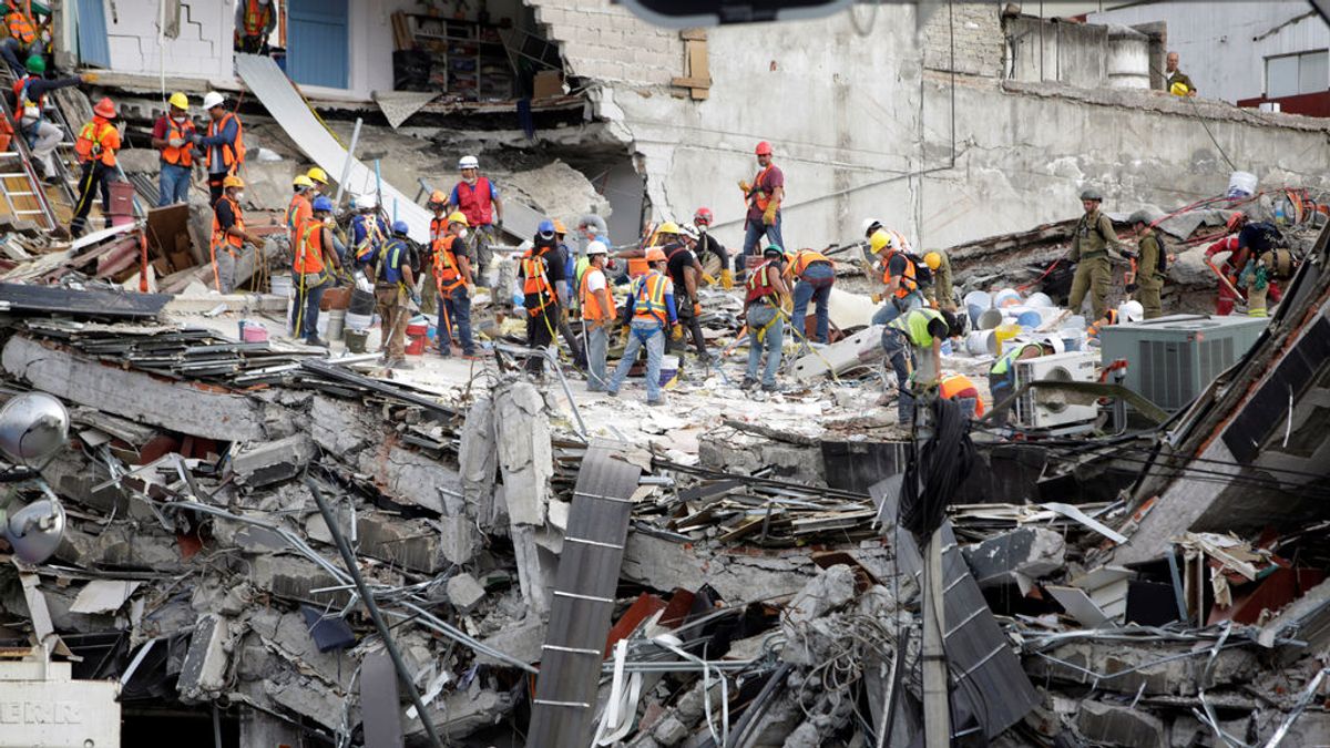 Elevan a 324 los fallecidos por el terremoto de México