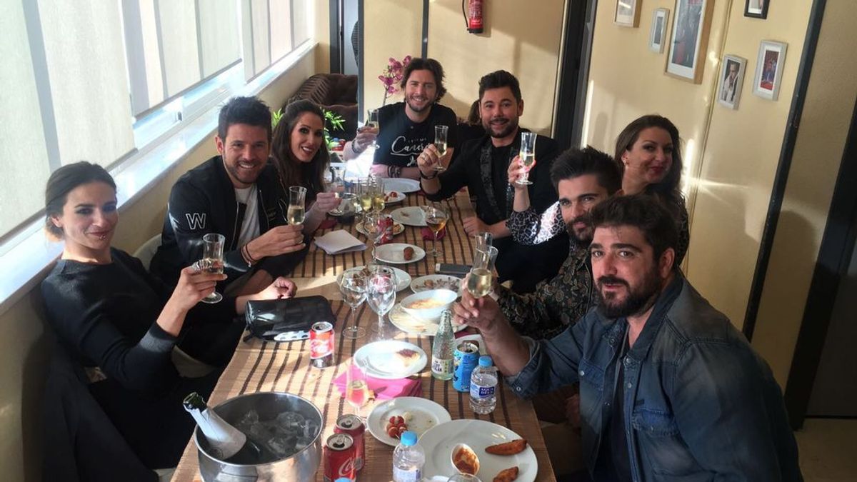 Juanes celebra sus cinco nominaciones a los Latin Grammy los coaches y co-coaches