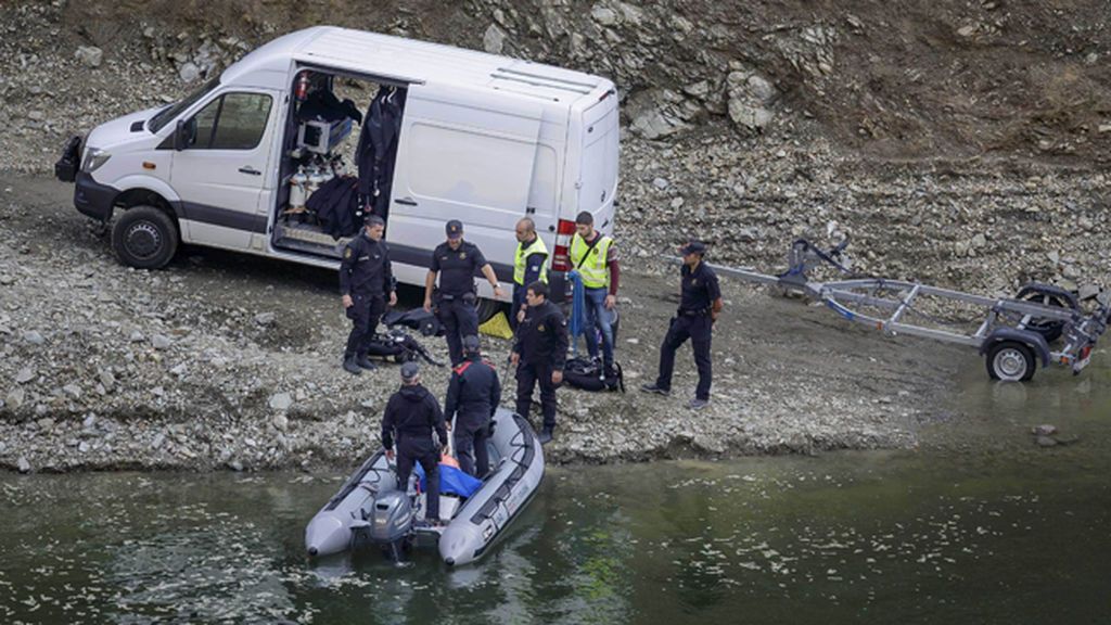 Los cuerpos encontrados en el pantano de Susqueda son llevados al anatómico forense